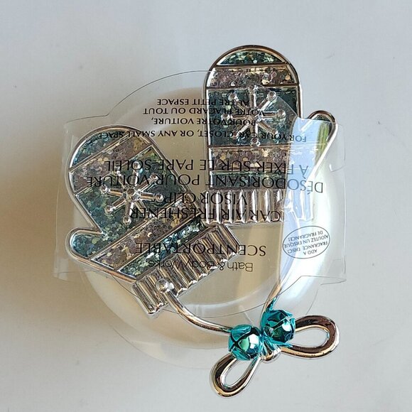 BATH AND BODY WORKS Jingle Bell Mittens Scentportable Car Visor CLIP BNIP - Picture 2 of 3